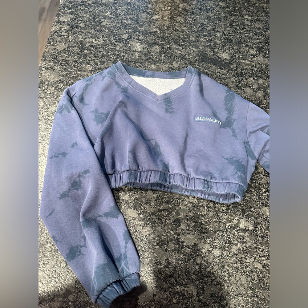Alphalete Blue Tie-Dye Cropped Sweatshirt